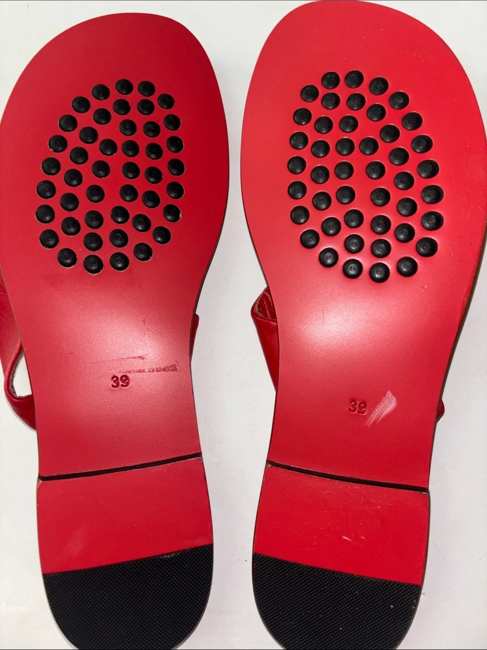 DANAE KEOS RED LEATHER SLIDES SIZE 39 UK….SIZE 9 US TWO LEATHER STRAPS  GORGEOUS